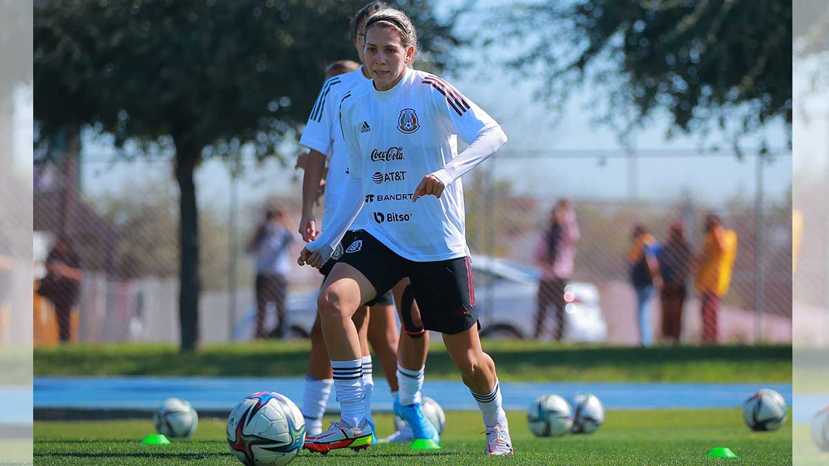 Mónica Vergara debutó a 12 futbolistas en la selección de México durante 2021